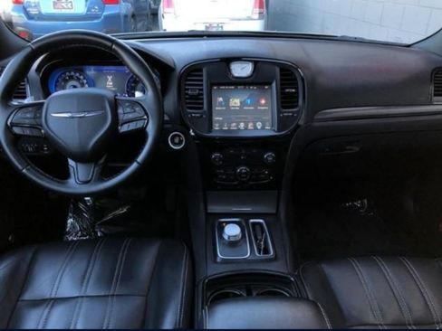 Used 2016 Chrysler 300 S image 12
