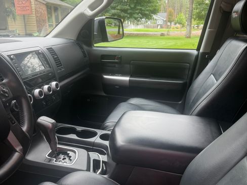 Used 2021 Toyota Sequoia TRD Pro AWD/4WD image 10