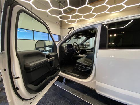 Used 2019 Ford F350 Platinum w/ Platinum Ultimate Package AWD/4WD image 10