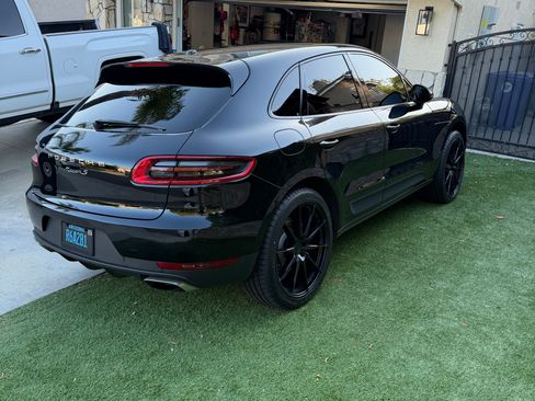 Used 2018 Porsche Macan Sport Edition AWD/4WD image 5