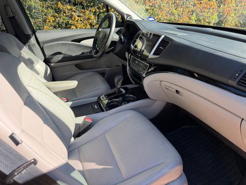 Used 2018 Honda Ridgeline RTL-E image 10