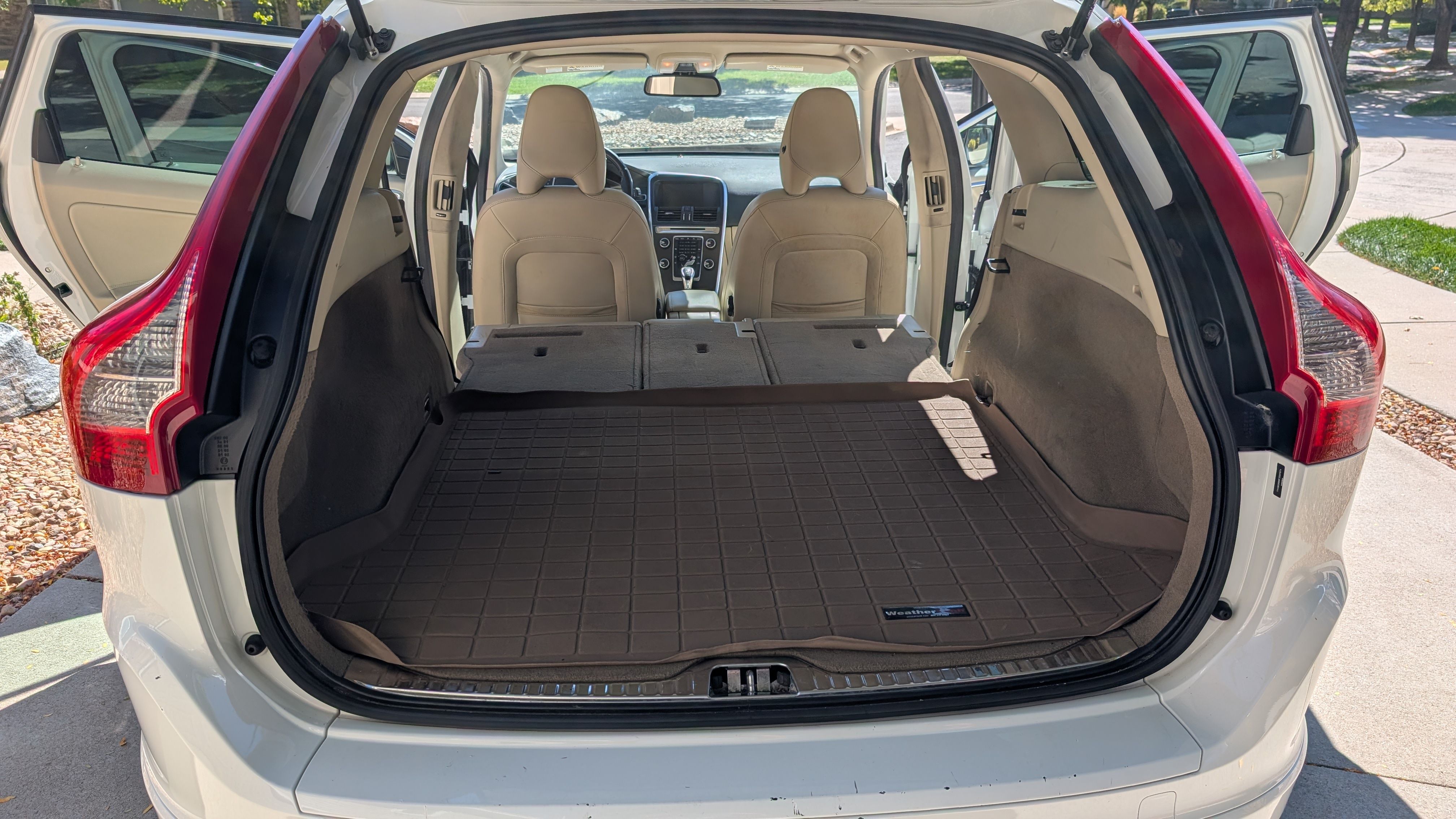 Used 2015 Volvo XC60 T6 AWD/4WD image 13