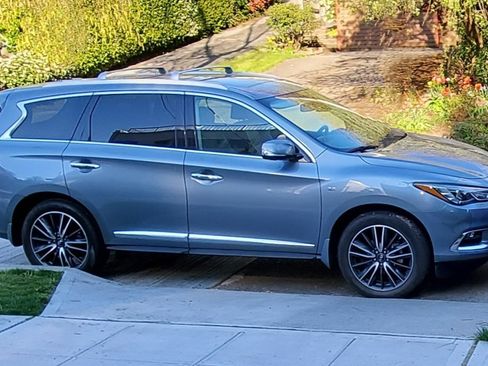 Used 2017 INFINITI QX60 Luxe w/ Deluxe Technology Package image 12