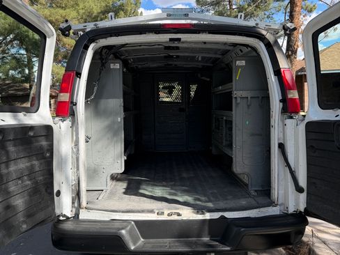 Used 2016 Chevrolet Express 2500 image 2