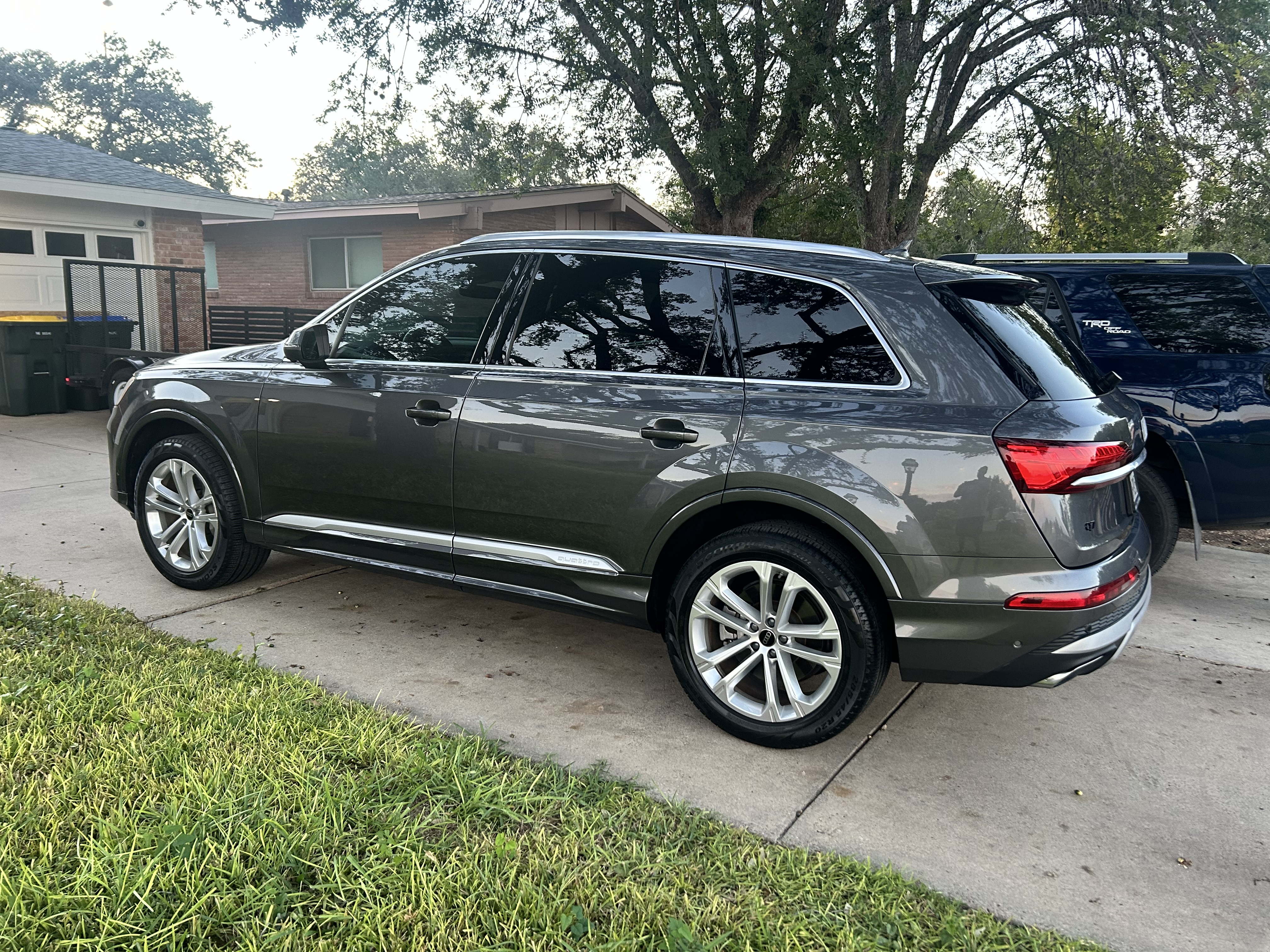 Used 2025 Audi Q7 2.0T Premium w/ Convenience Package AWD/4WD image 4