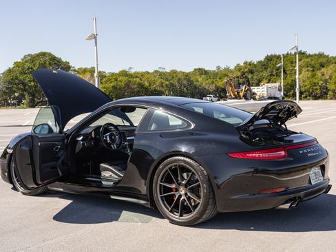 Used 2015 Porsche 911 Carrera 4S image 16