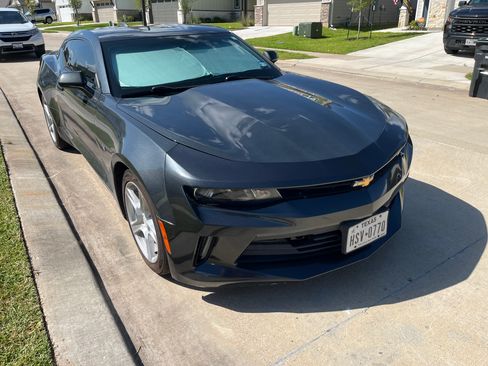 Used 2016 Chevrolet Camaro LT RWD image 2