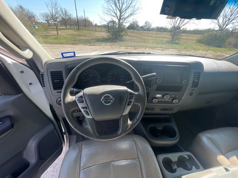 Used 2015 Nissan NV 3500 SL w/ Technology Package image 16