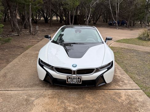 Used 2020 BMW i8 Coupe image 1