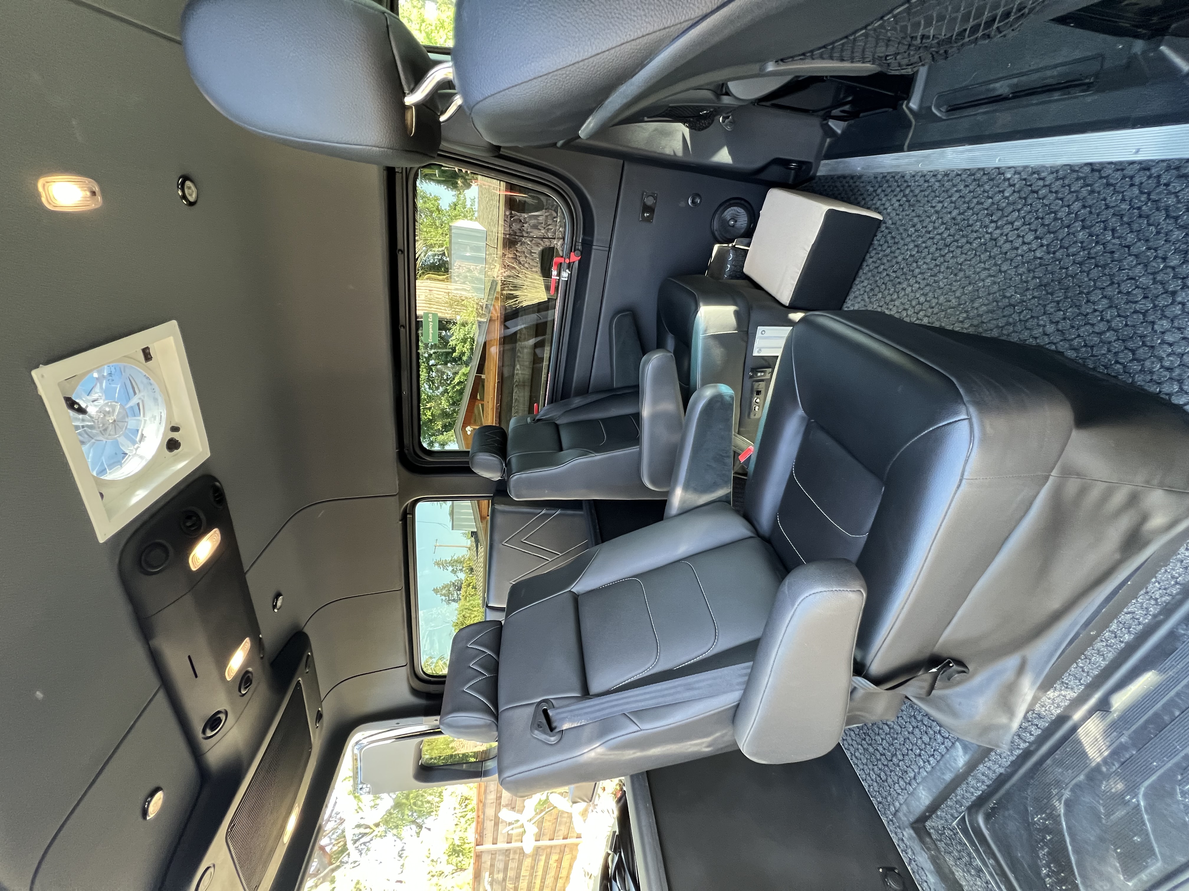 Used 2019 Mercedes-Benz Sprinter 2500 image 20