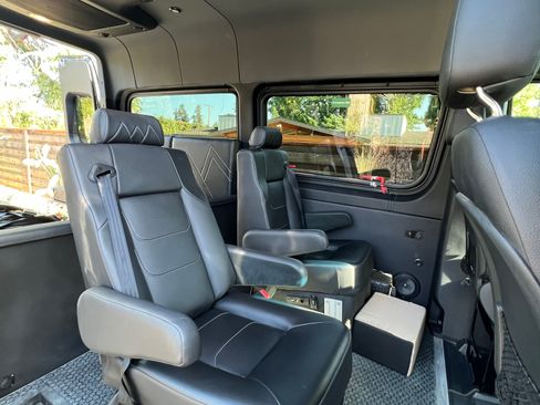 Used 2019 Mercedes-Benz Sprinter 2500 image 20