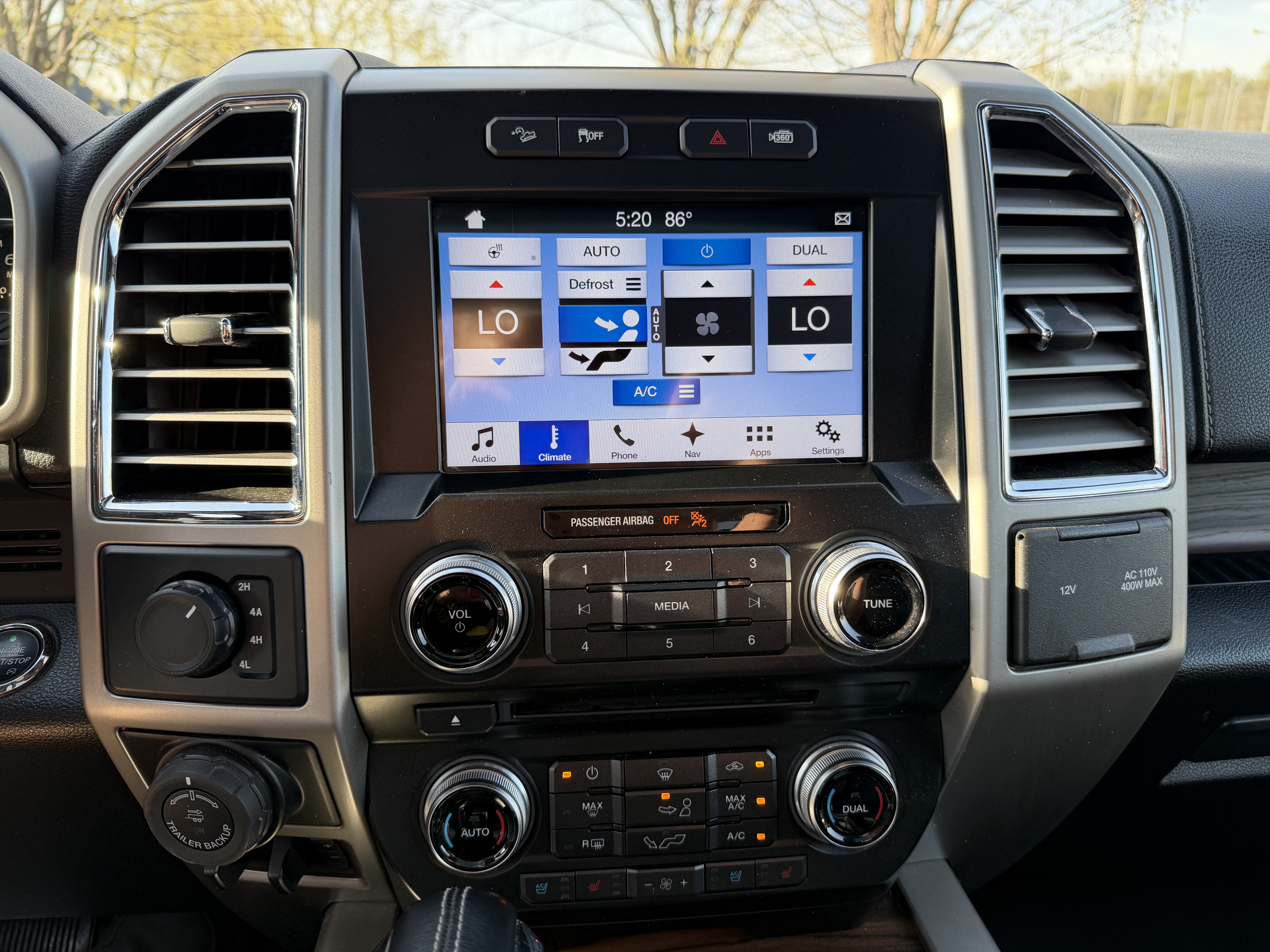 Used 2016 Ford F150 Lariat w/ Equipment Group 502A Luxury AWD/4WD image 23
