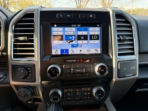 Used 2016 Ford F150 Lariat w/ Equipment Group 502A Luxury AWD/4WD image 23
