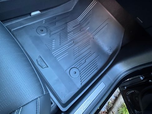 Used 2024 Cadillac Lyriq Luxury image 20