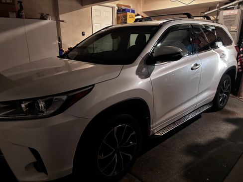 Used 2018 Toyota Highlander Limited AWD/4WD image 4