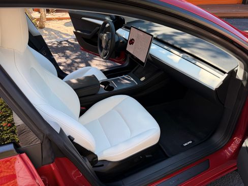 Used 2022 Tesla Model 3 Performance image 19