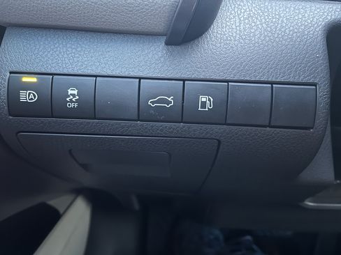 Used 2018 Toyota Camry XSE image 16