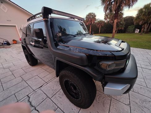 Used 2008 Toyota FJ Cruiser Sport Utility 2D image 13