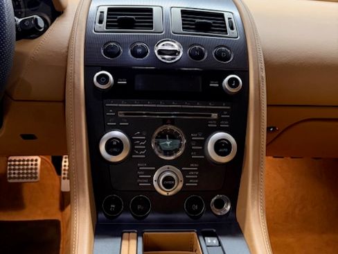 Used 2010 Aston Martin V8 Vantage Coupe RWD image 10