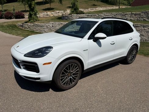 Used 2021 Porsche Cayenne E-Hybrid AWD/4WD image 1