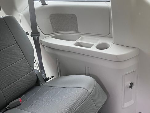 Used 2009 Dodge Grand Caravan SE FWD image 22