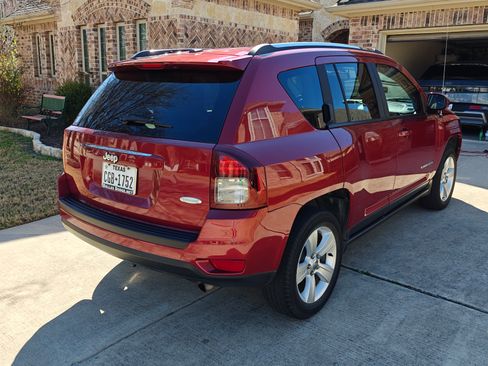 Used 2014 Jeep Compass Latitude image 4