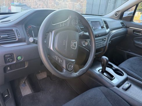 Used 2018 Honda Pilot LX image 6