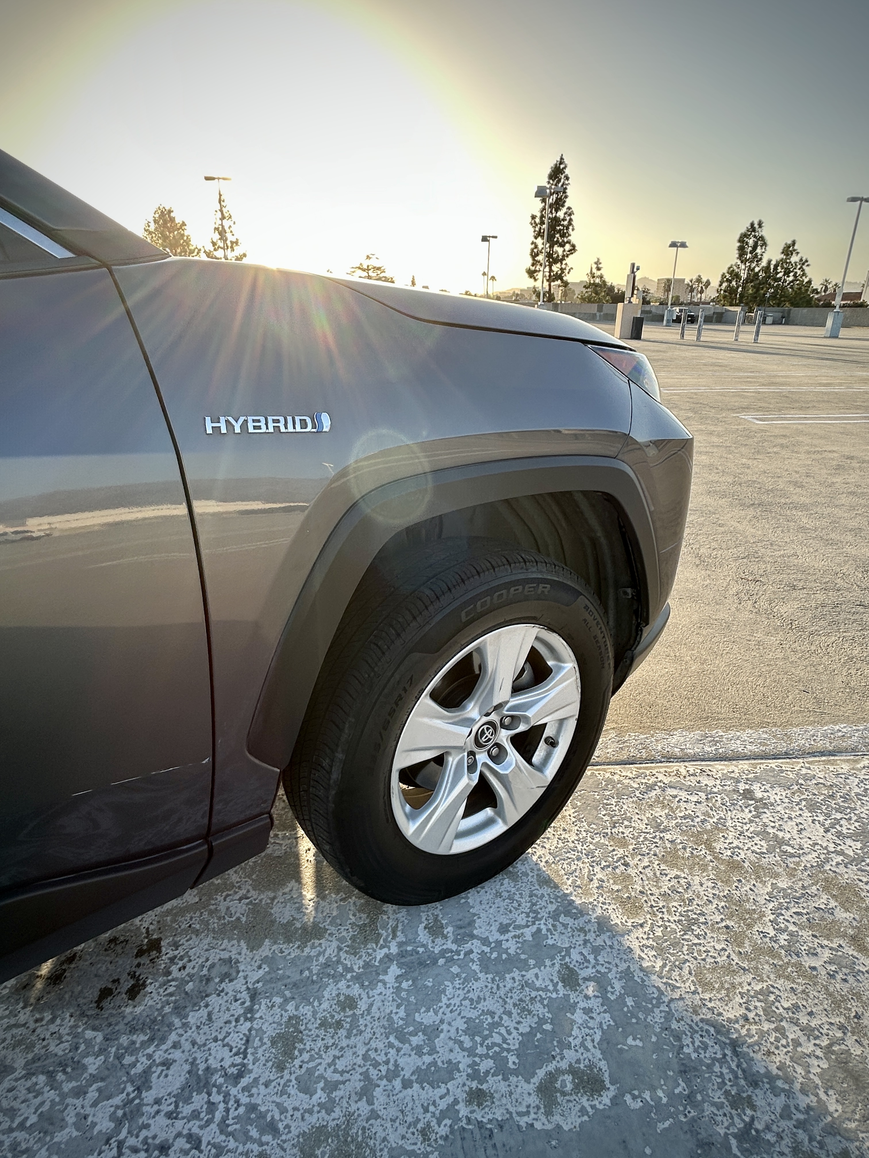 Used 2019 Toyota RAV4 LE AWD/4WD image 19
