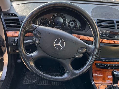 Used 2007 Mercedes-Benz E 350 4MATIC Sedan image 9