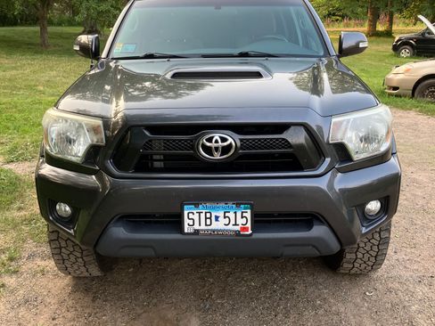 Used 2014 Toyota Tacoma 4x4 Double Cab w/ TRD Sport Package image 4