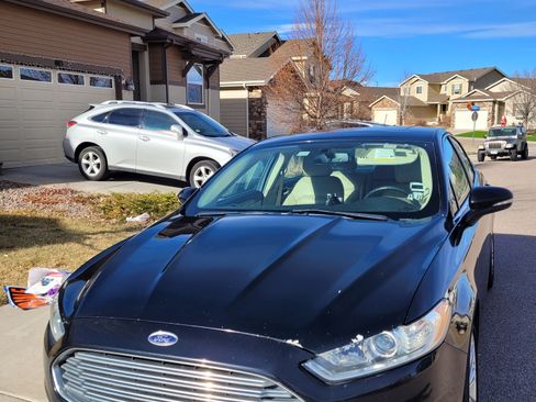 Used 2016 Ford Fusion SE w/ Equipment Group 202A image 2