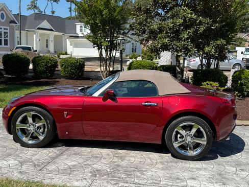 Used 2009 Pontiac Solstice GXP w/ Premium Package image 19