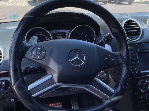 Used 2011 Mercedes-Benz ML 63 AMG 4MATIC image 19