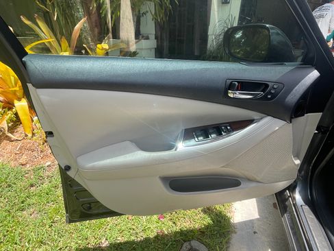 Used 2010 Lexus ES 350 FWD image 16