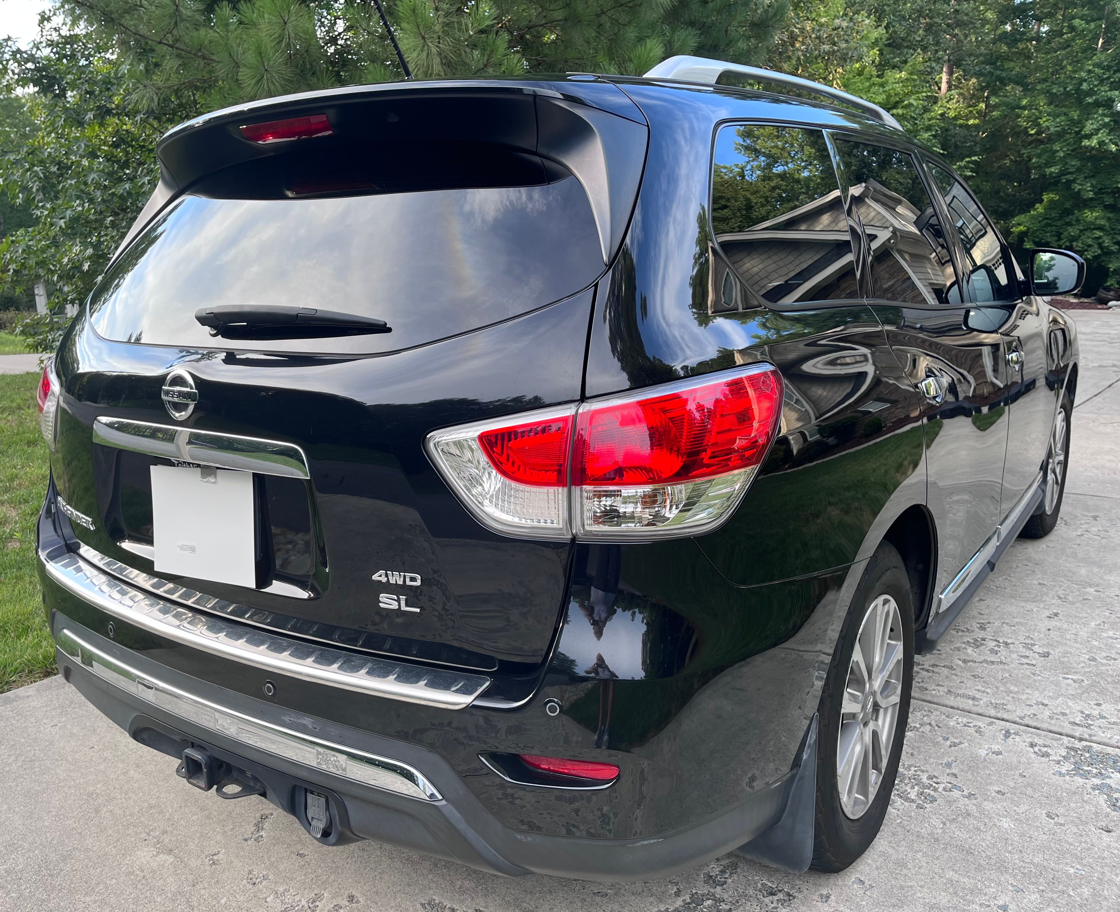 Used 2015 Nissan Pathfinder SL w/ SL Premium Package AWD/4WD image 8