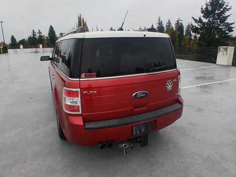 Used 2010 Ford Flex SEL image 2