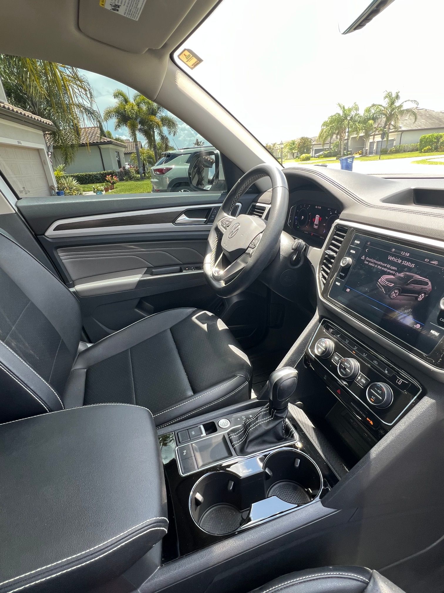 Used 2022 Volkswagen Atlas SE w/ Panoramic Sunroof Package FWD image 8