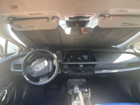 Used 2024 Toyota Prius LE FWD image 9
