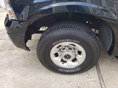 Used 2005 Ford Excursion Limited image 26