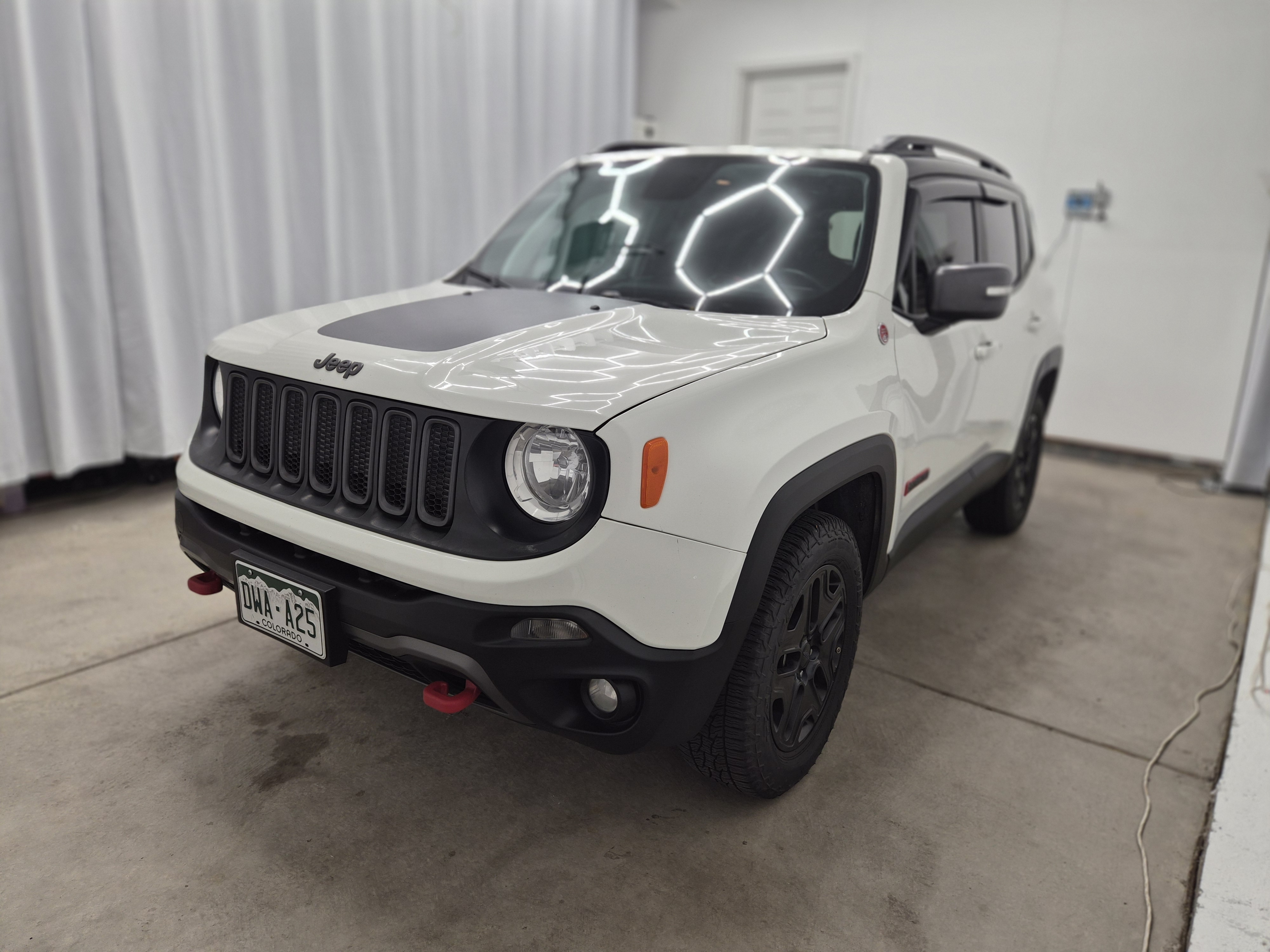 Used 2018 Jeep Renegade Trailhawk w/ UConnect 8.4 Nav Group AWD/4WD image 2