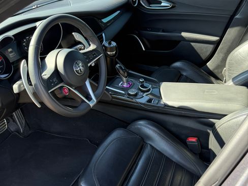 Used 2019 Alfa Romeo Giulia Ti image 13