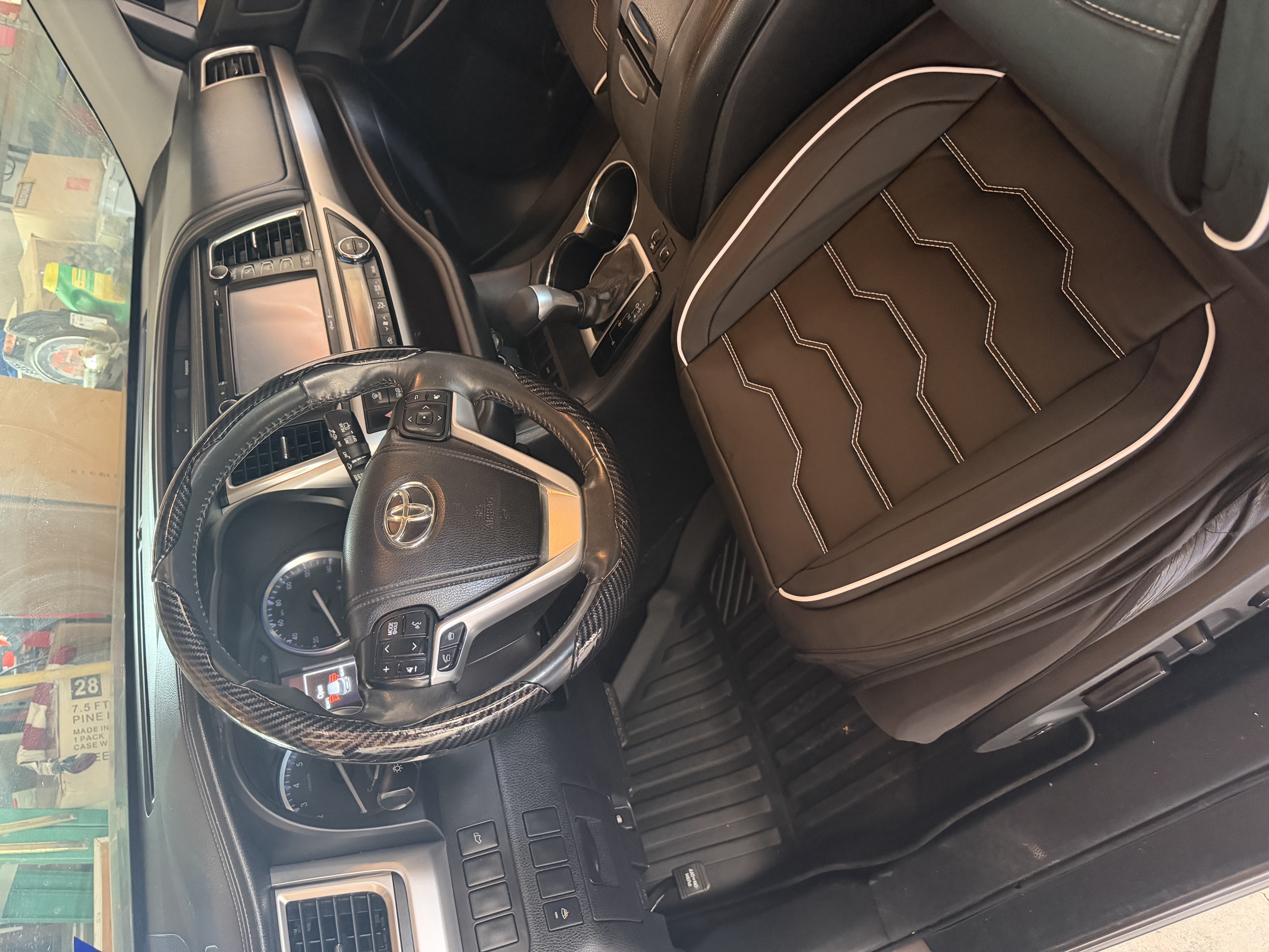 Used 2014 Toyota Highlander XLE FWD image 9