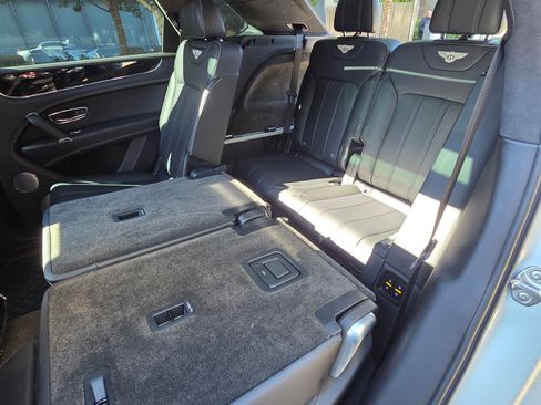 Used 2018 Bentley Bentayga Onyx Edition image 6