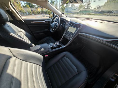 Used 2018 Ford Fusion SE w/ Equipment Group 602A image 13