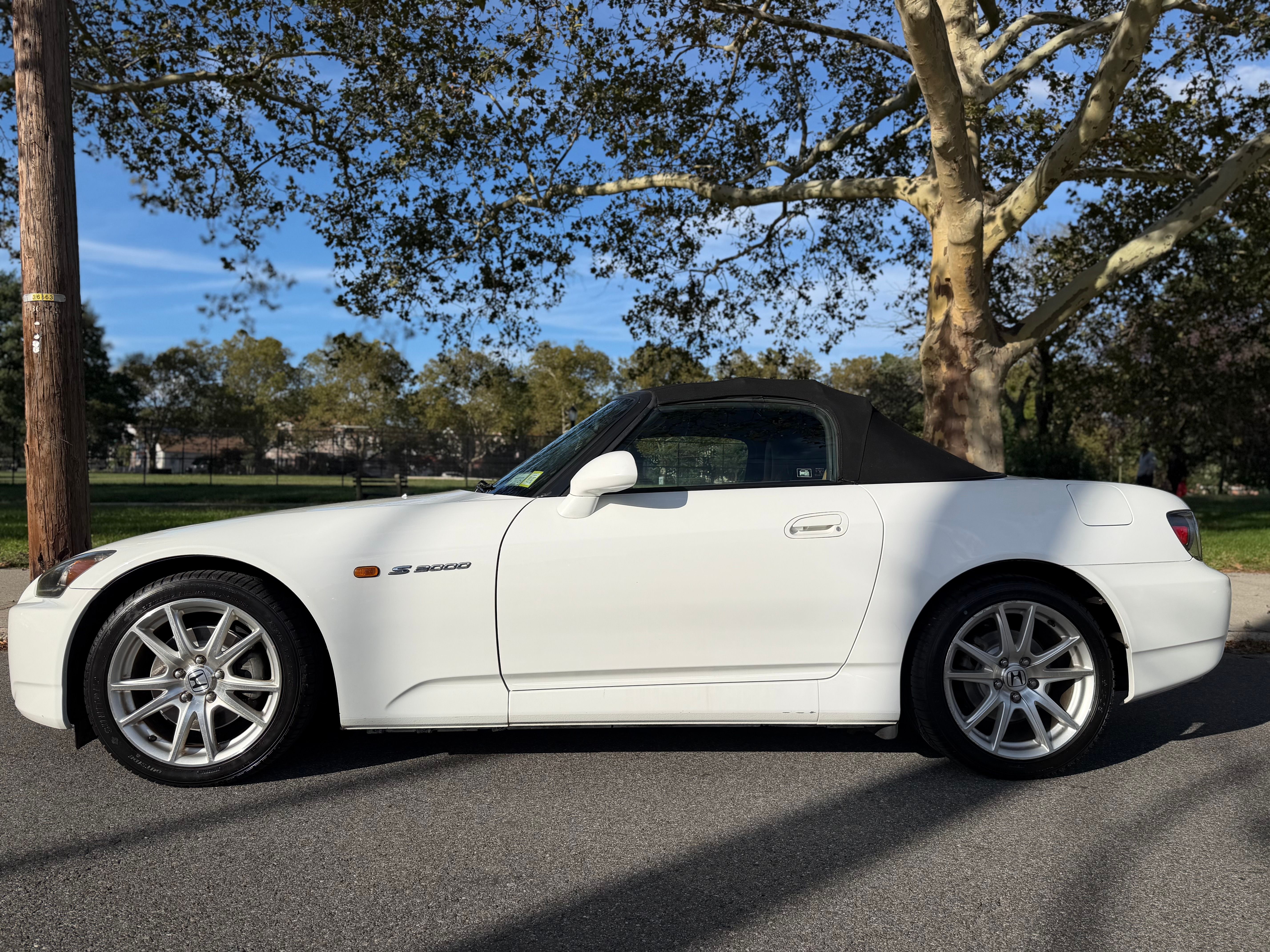 Used 2004 Honda S2000 image 4