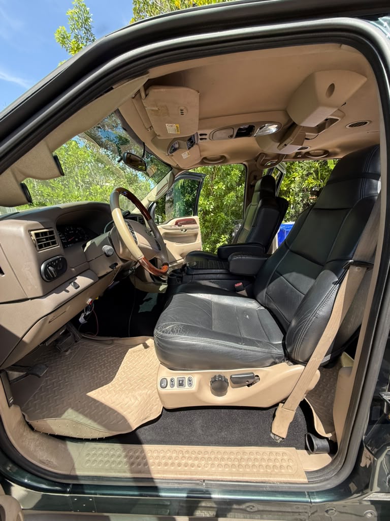 Used 2003 Ford Excursion Limited RWD image 9