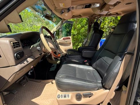Used 2003 Ford Excursion Limited RWD image 9