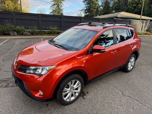 Used 2015 Toyota RAV4 Limited image 1