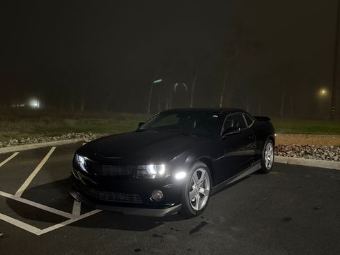 Used 2010 Chevrolet Camaro SS w/ RS Package RWD image 12