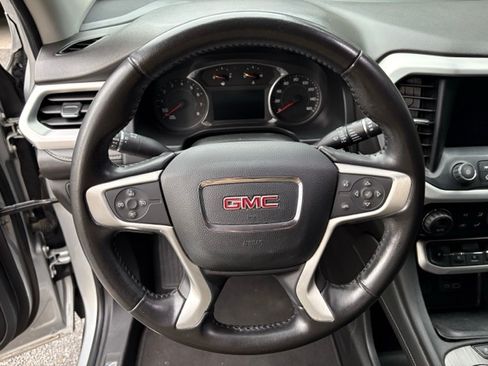 Used 2020 GMC Acadia SLT FWD image 9